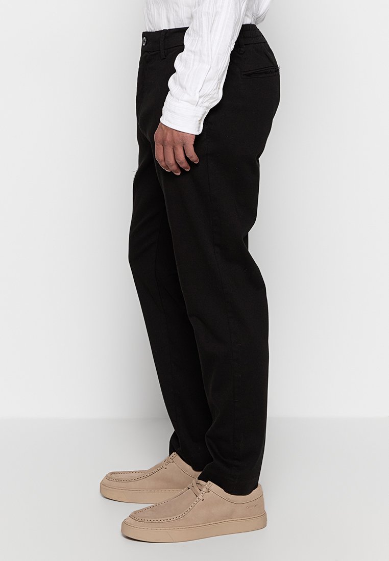 RELAXED FIT  Media 2