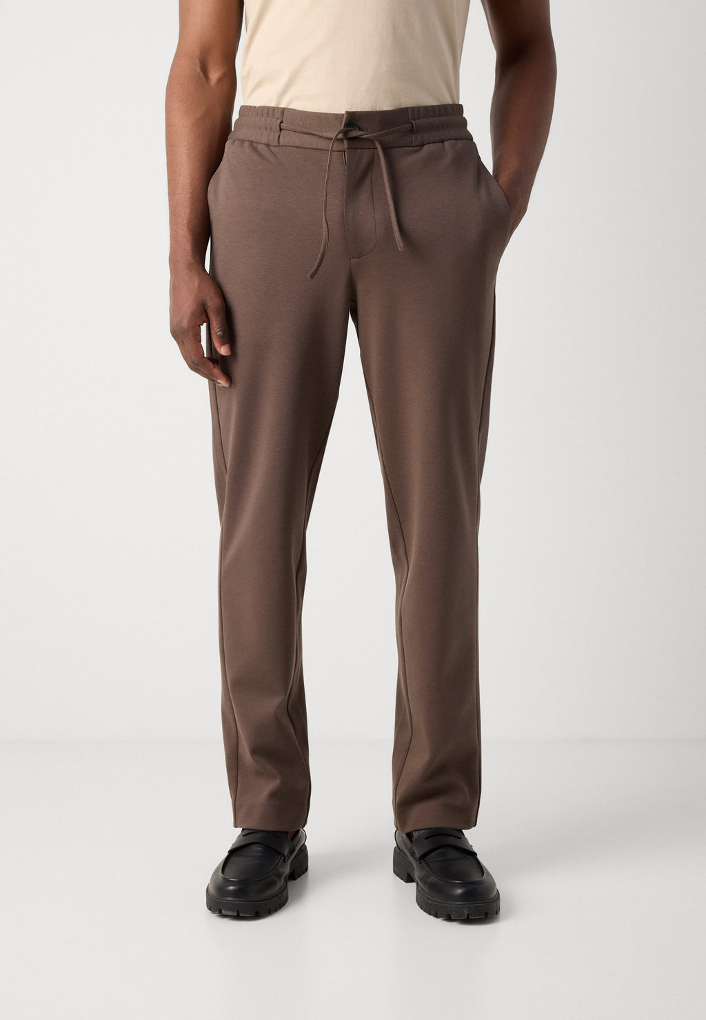 SUPERFLEX RELAXED FIT PANTS Media 2