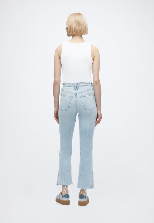 Good American GOOD STANDARD KICK FLARE JEANS