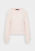 Helles rosa gestricktes Sweatshirt mit einem strukturierten Wellenmuster, Rundhalsausschnitt und gerippten Bündchen und Saum. Kürzer geschnittene Design.