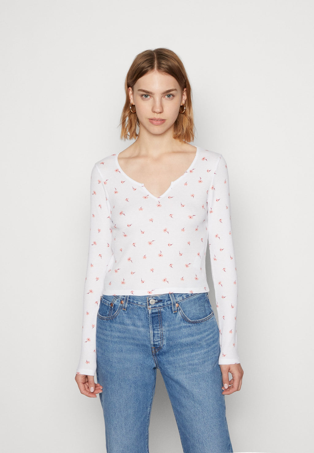 Hollister Co. NOTCH NECK