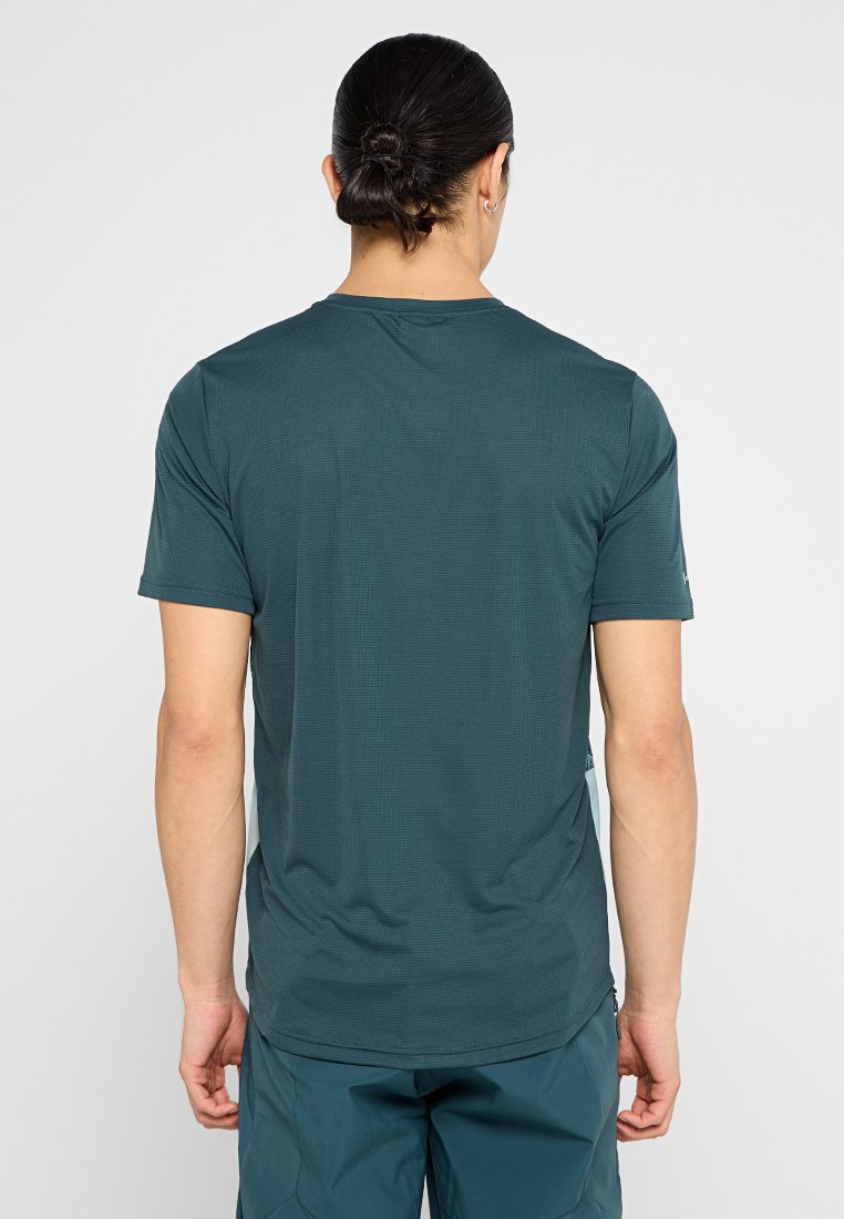 REGULAR FIT Media 2