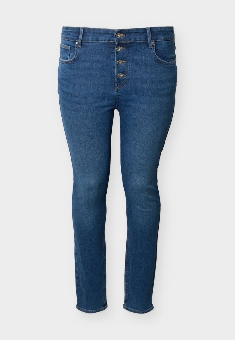 Blaue Slim-Fit-Denim-Jeans mit vier sichtbaren vorderen Knöpfen, Fronttaschen und Gürtelschlaufen vor hellem Hintergrund.