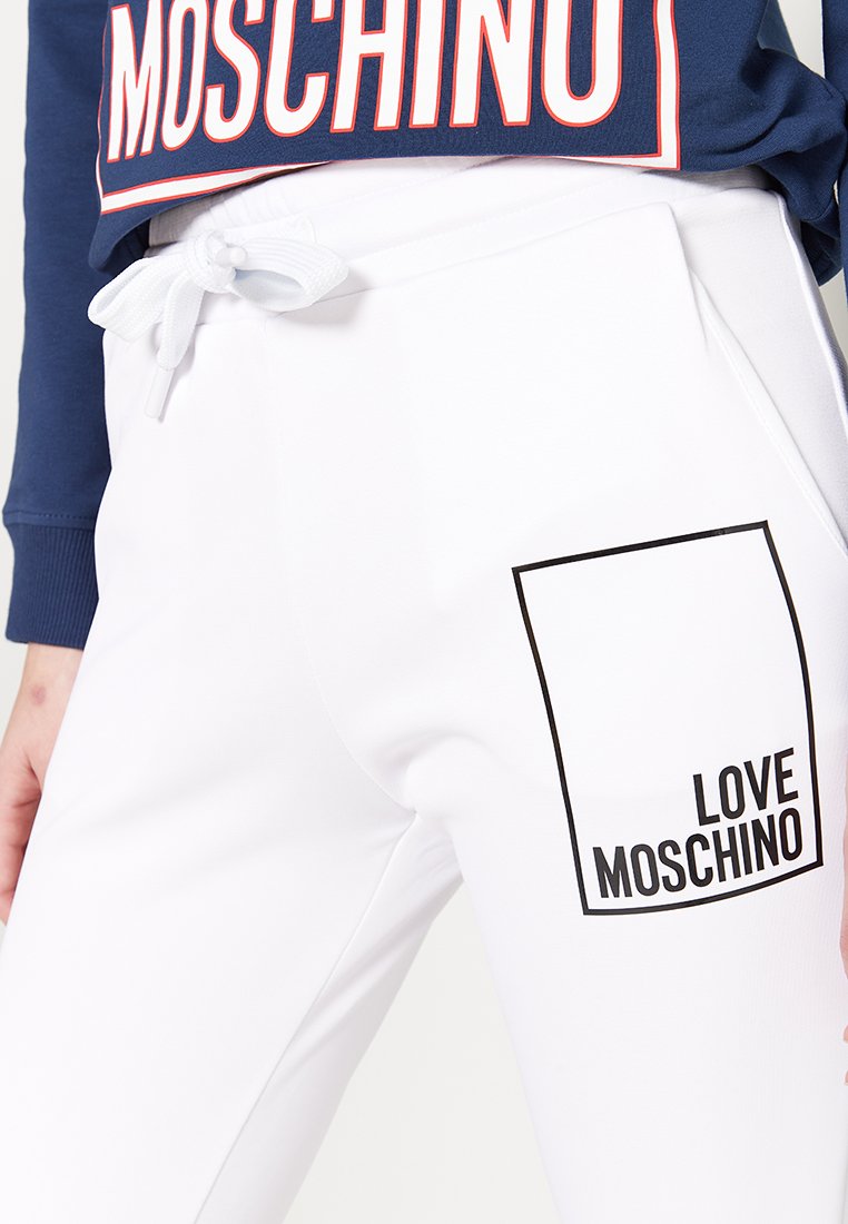 Love Moschino