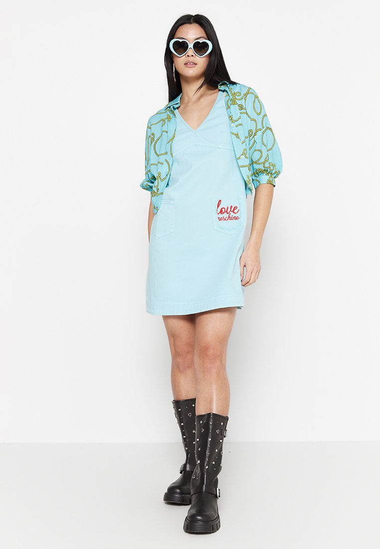 Love Moschino