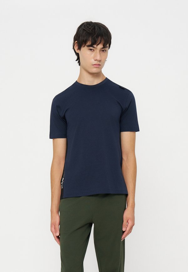 EA7 Emporio Armani T-SHIRT