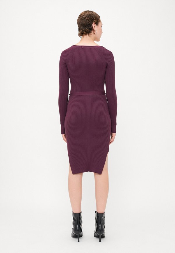 Vero Moda Tall VMSABA V NECK BELT DRESS