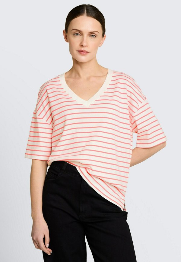 TOM TAILOR TOM TAILOR T-SHIRT OVERSIZE T-SHIRT MIT STREIFENMUSTER - Print T-shirt - white/coral irregular stripe