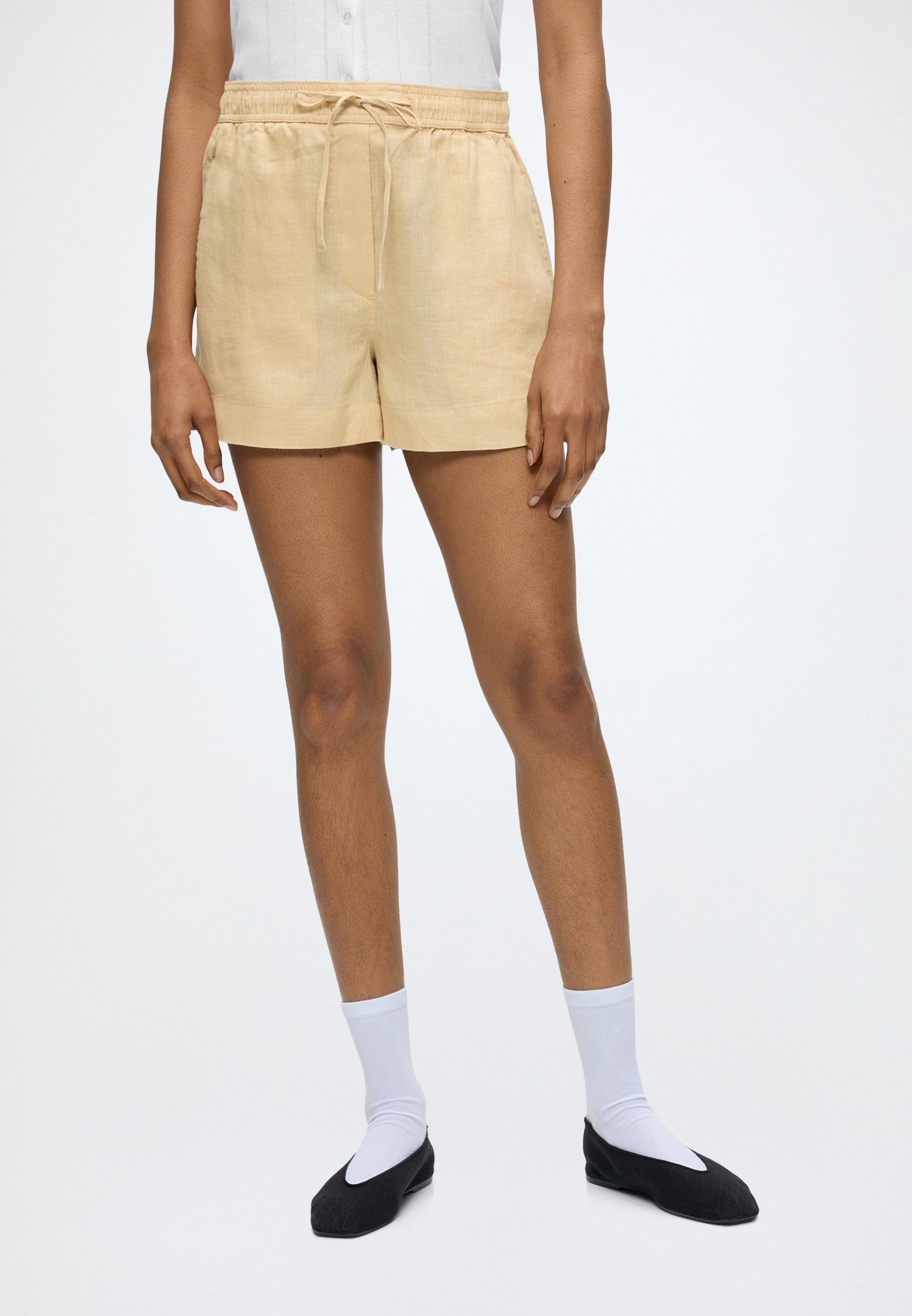 LINEN PULL ON SHORT  Media 3