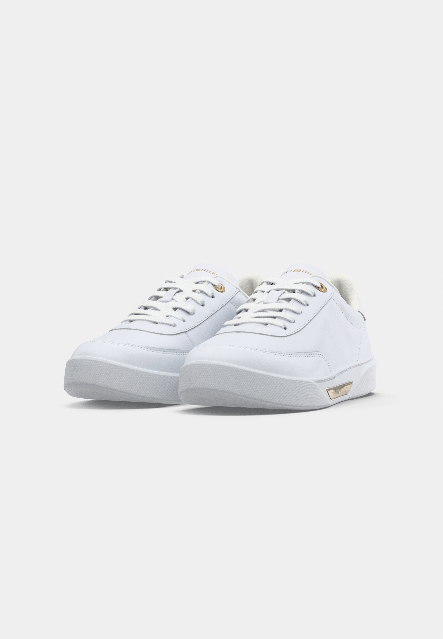 ESSENTIAL CHIC COURT Media 3