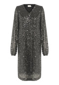 Schwarzes und silbernes Pailletten-Kleid mit V-Ausschnitt, langen Ärmeln und geradem Schnitt, das eine strukturierte metallische Oberfläche und schimmernde Details aufweist.