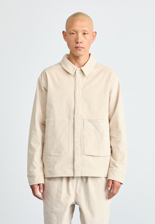 New Balance OVERSHIRT - Light jacket - beige