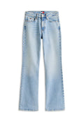 Hellblaue Jeans aus Denim mit hoher Taille, Knopf- und Reißverschluss, fünf Taschen und leicht ausgestellten Hosenbeinen.