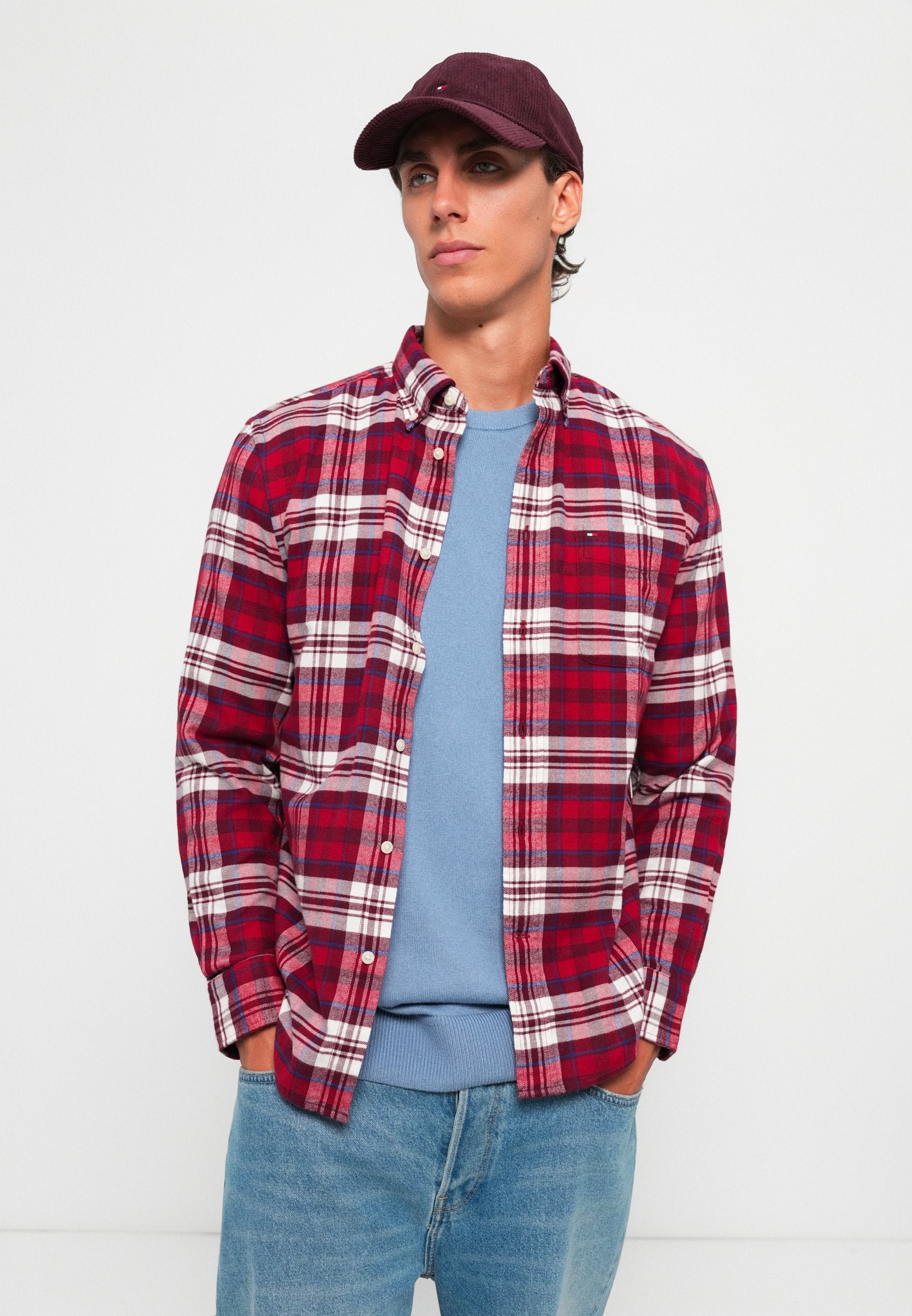 SEASONAL SHIRT Media 5