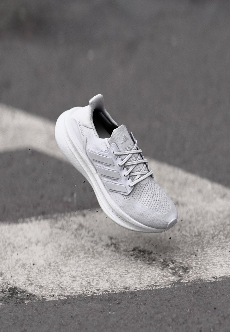 ULTRABOOST 5 W Media 1