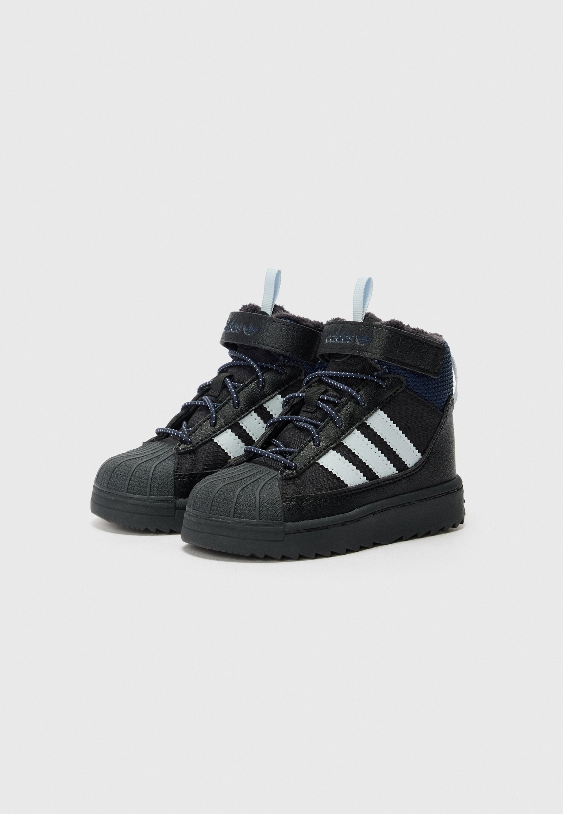 SUPERSTAR TREK UNISEX Media 2