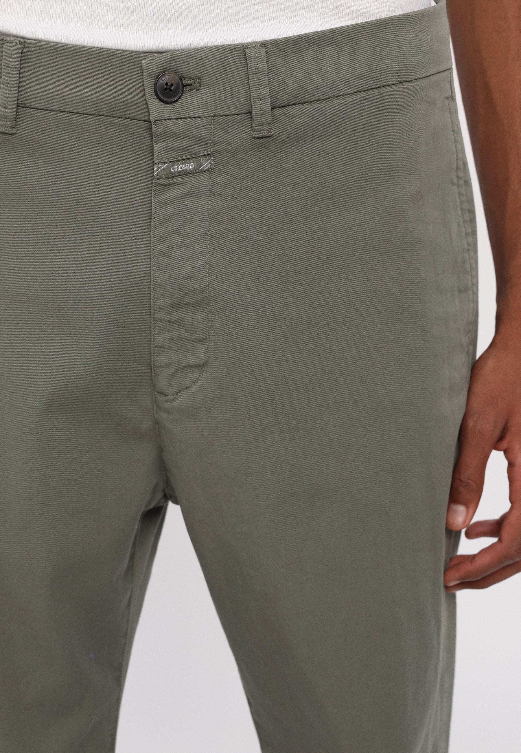 CLOSED TACOMA TAPERED