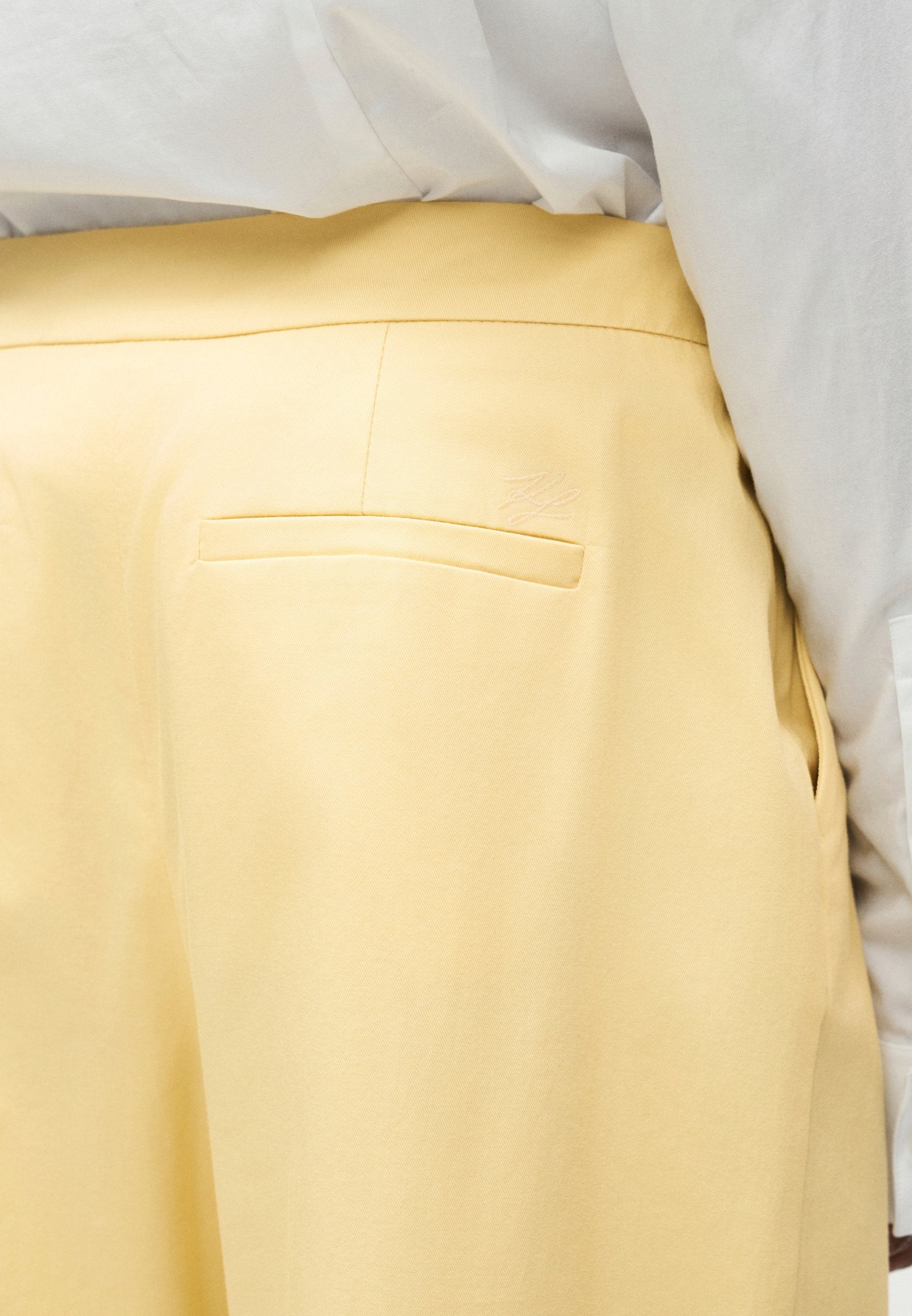 STRUCTURED PANTS Media 6