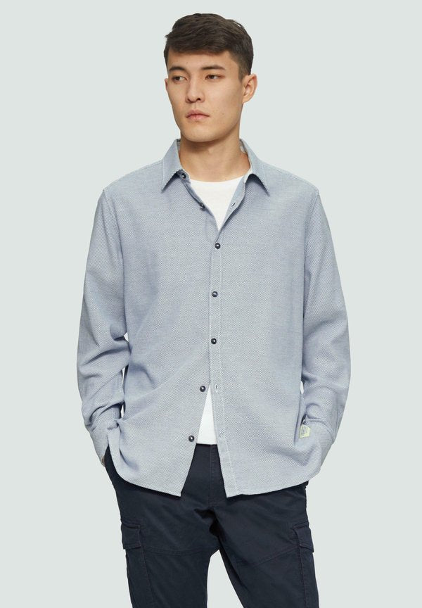 s.Oliver REGULAR MIT STRUKTURMUSTER - Shirt - hellblau