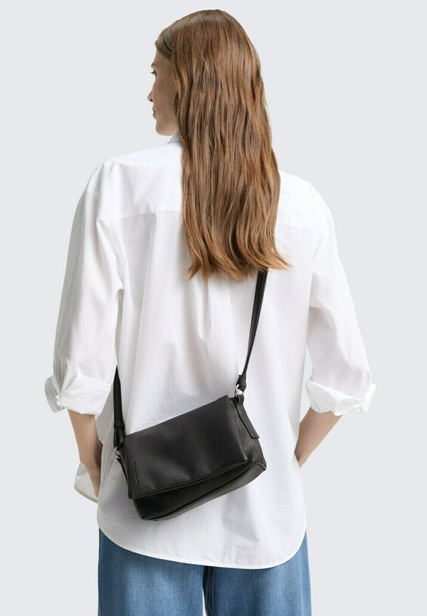 TOM TAILOR LISSI FLAP BAG S NO ZIP - Cross body bag - schwarz black