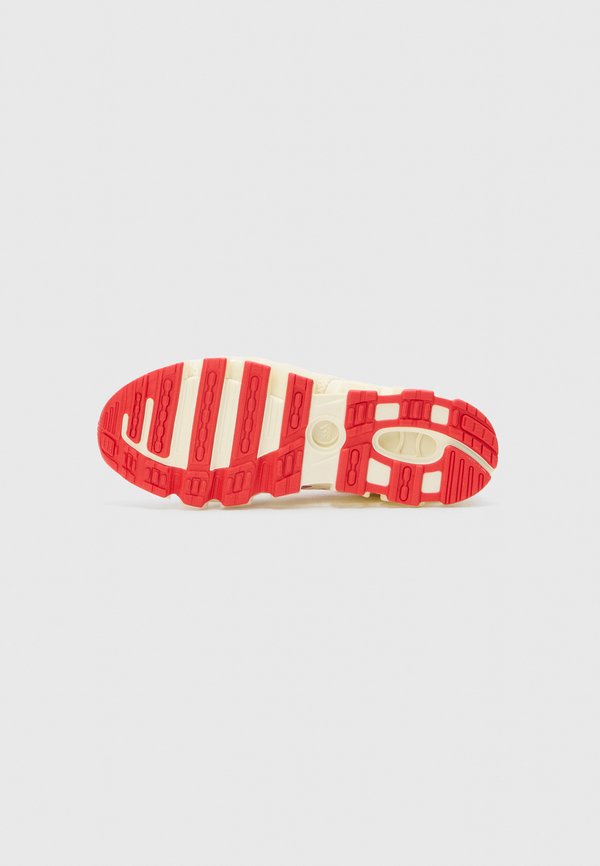adidas Originals MEGA GHOSTRIDE W