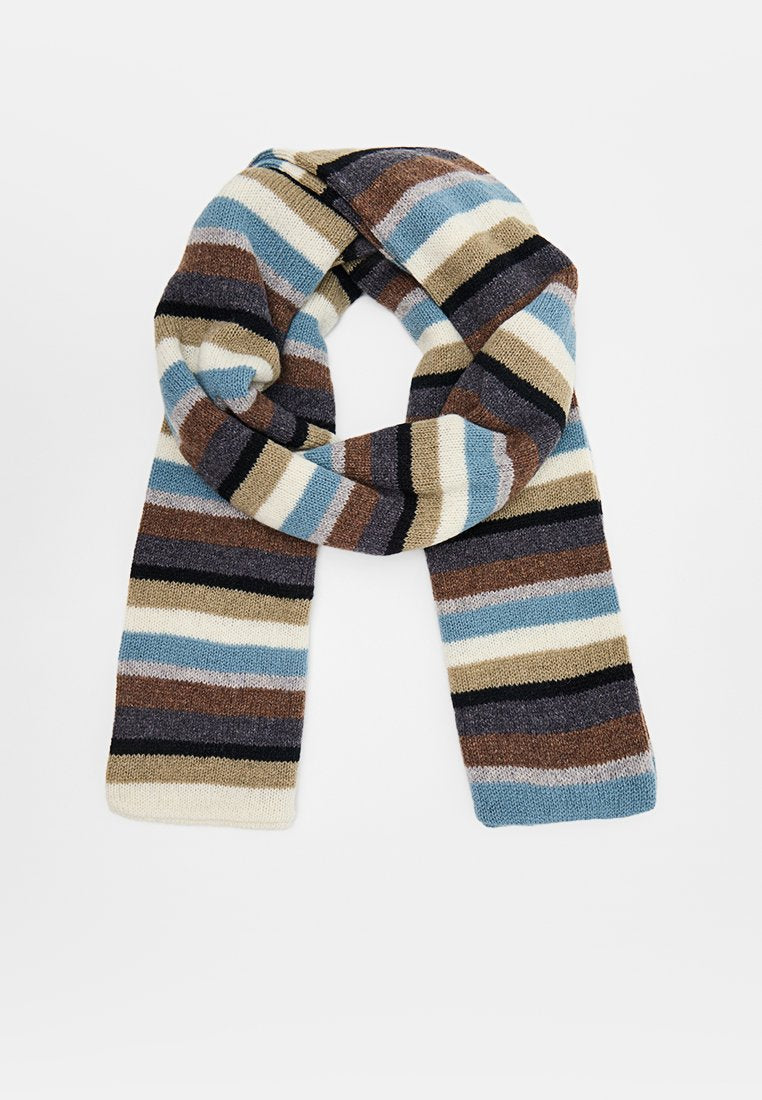 Gestreifter Schal in Blau, Braun, Creme und Schwarz. Weiches Strickmaterial mit unterschiedlich breiten Streifen und einem geschlungenen Design.