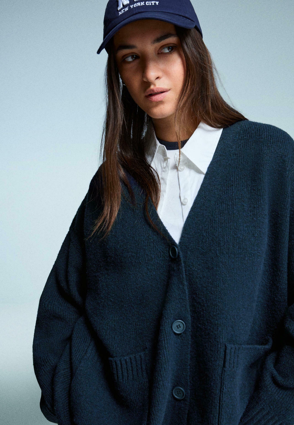 Bershka V-NECK BUTTONED