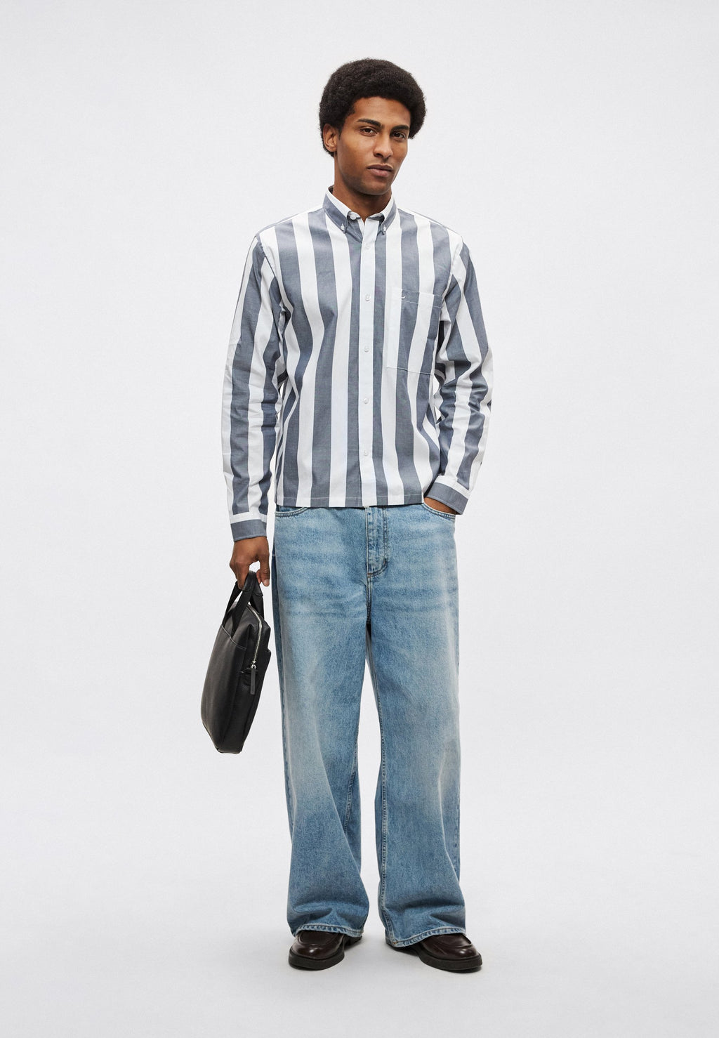 STRIPED CROPPED SHIRT Media 6