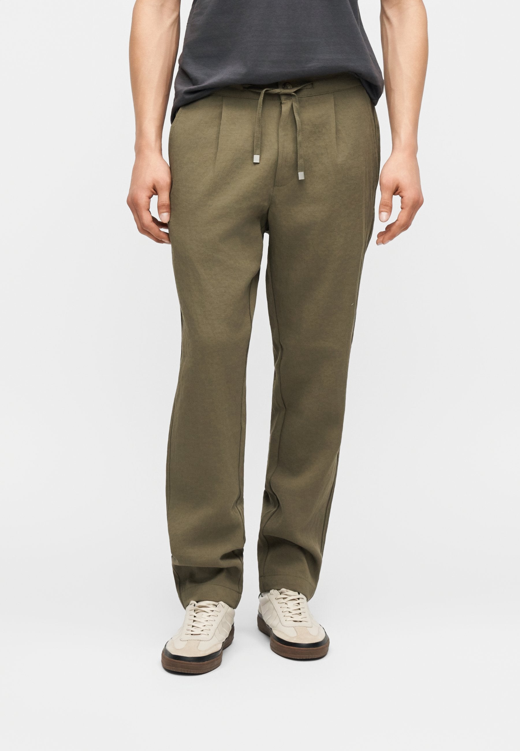 ONSWAKE LOOSE TAPERED Media 3