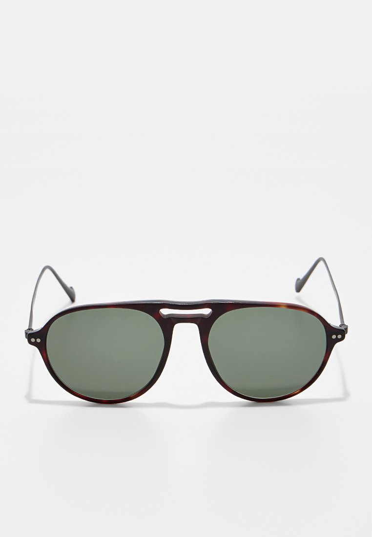 Hackett London