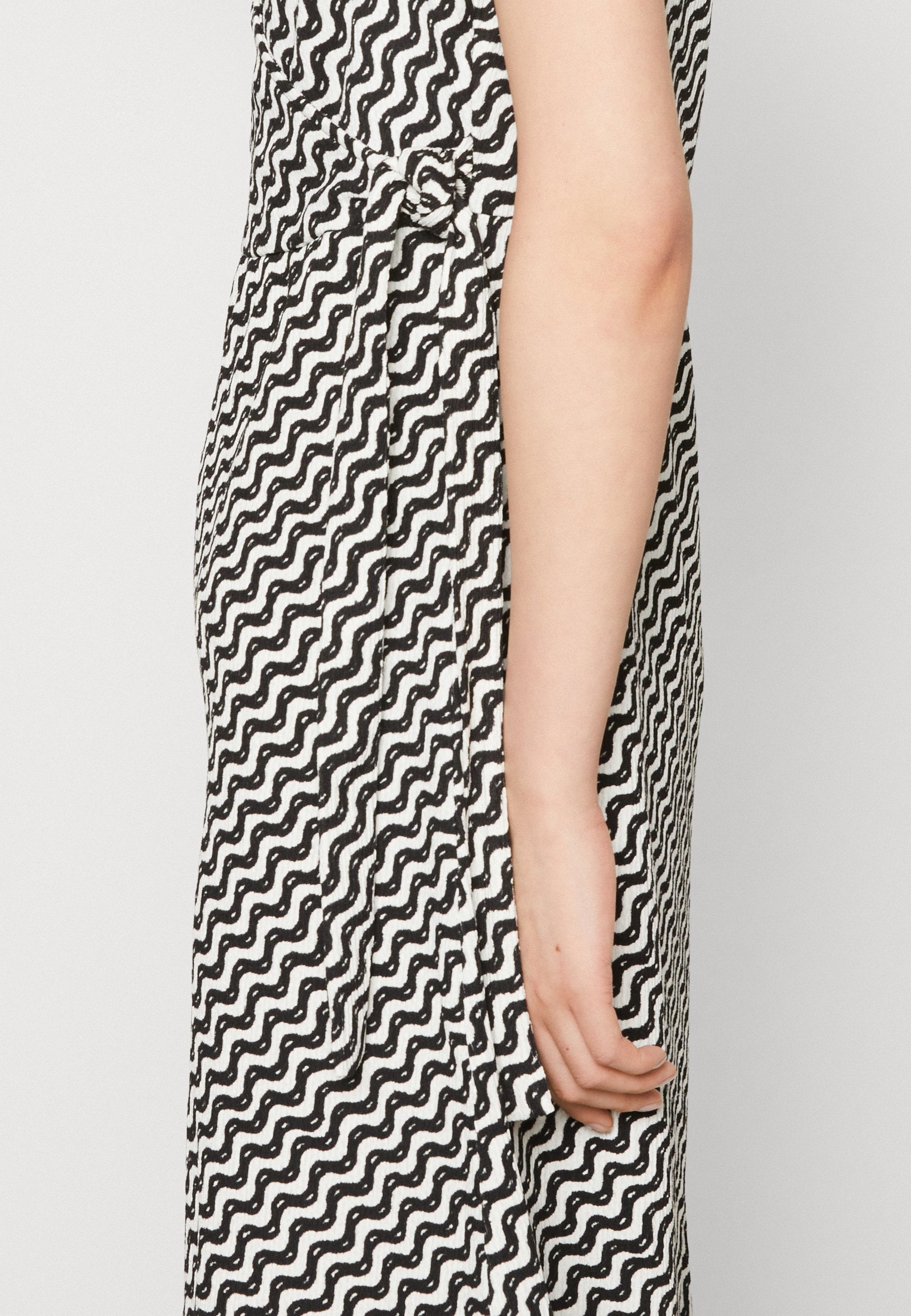 Pieces PCBINA MIDI WRAP DRESS