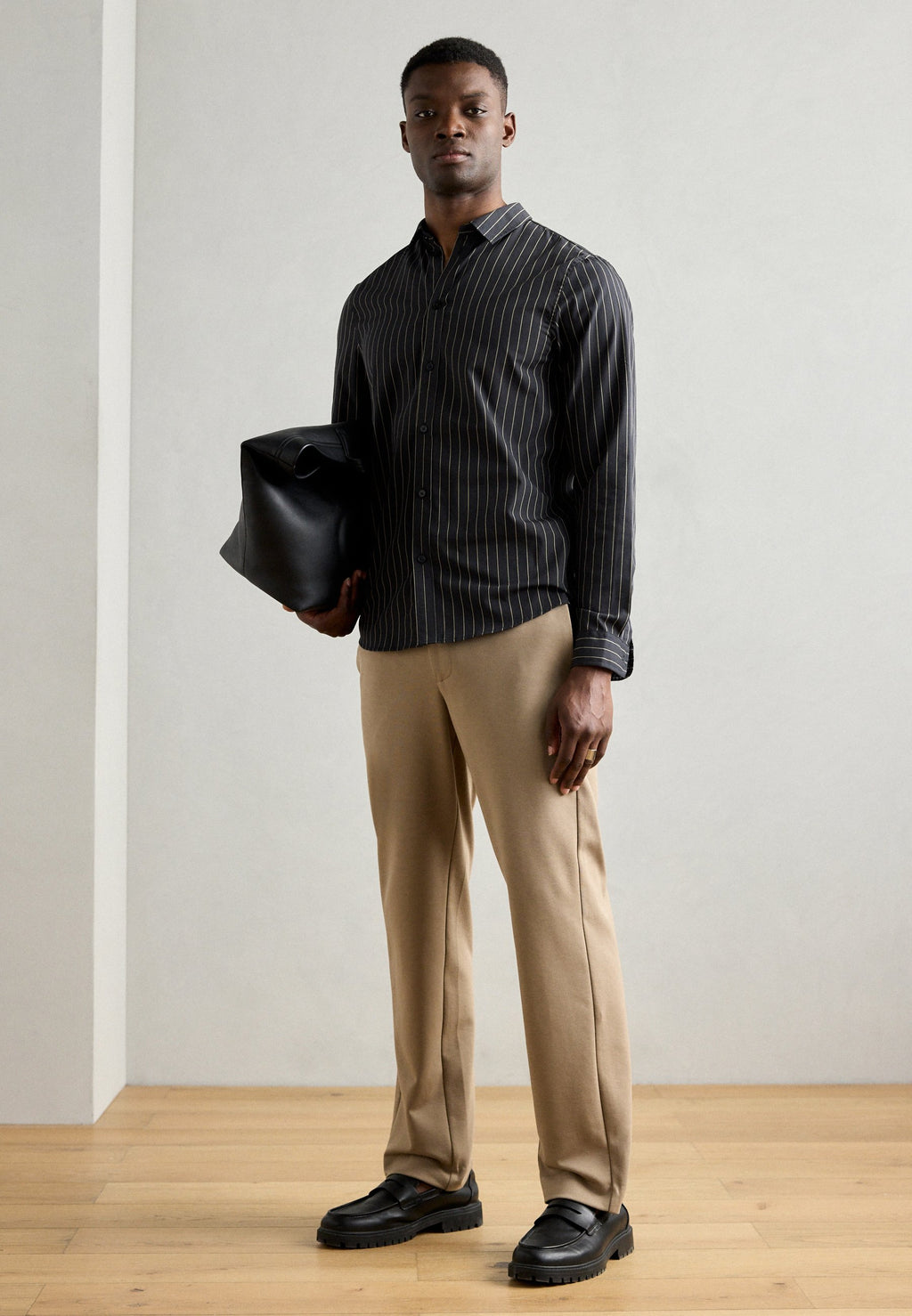 SUPERFLEX RELAXED FIT PANTS Media 2