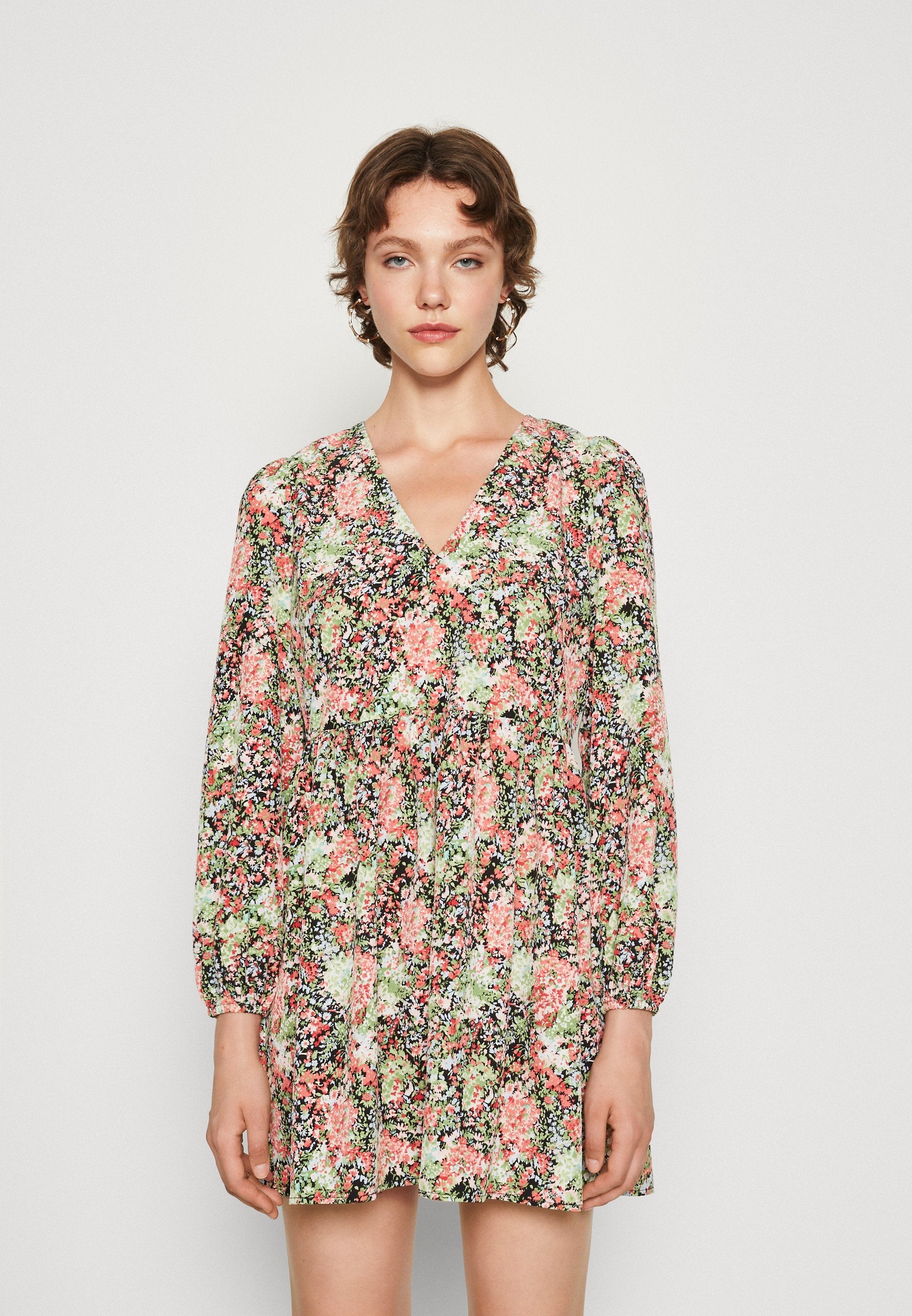 Pieces PCMOLLY V-NECK SHORT DRESS