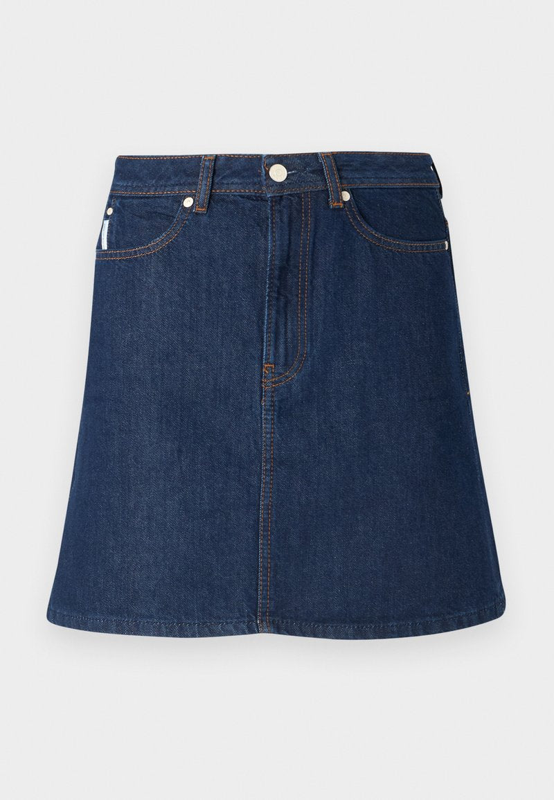 A SHAPED FIT SKIRT Media 1