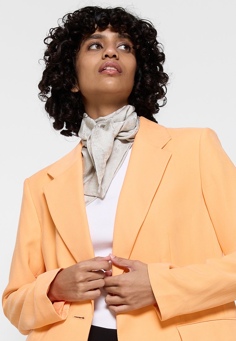DKNY