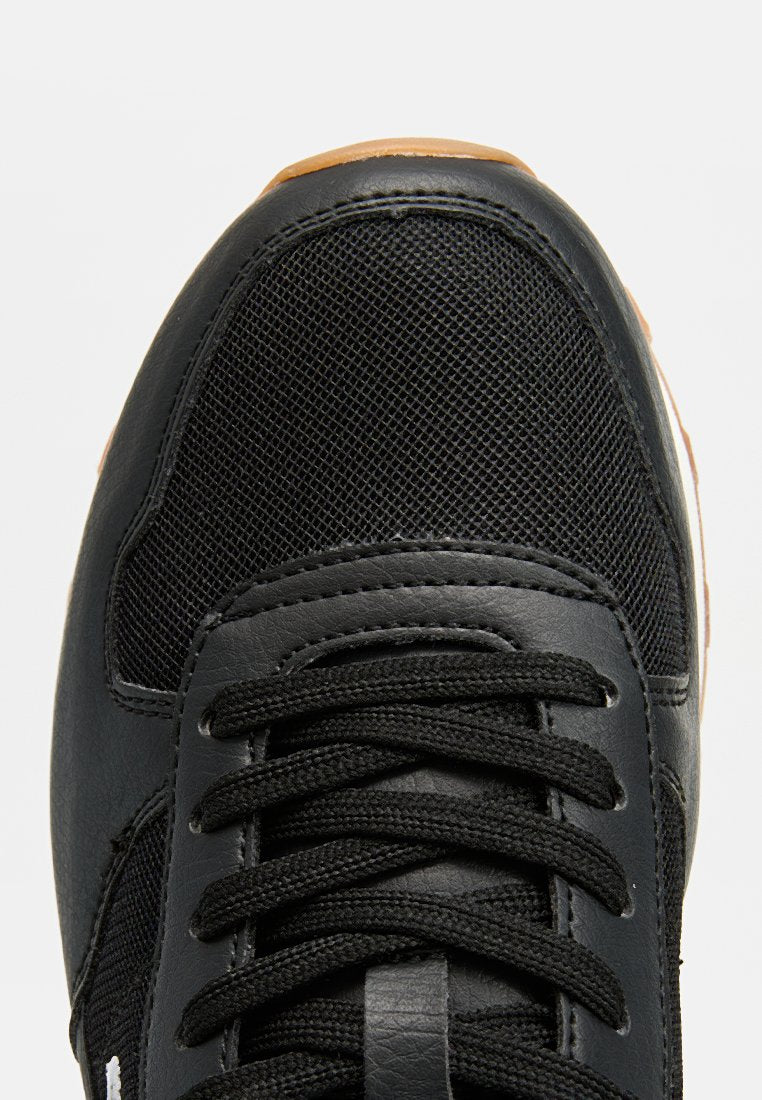 Ellesse ISOLA