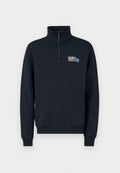 Marineblauer Pullover mit Halbzip-Kragen, gerippten Bündchen und einem gestickten Logo auf der linken Brust. Hergestellt aus weichem Stoff.