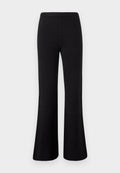 Schwarze weite Hosen mit einem weit geschnittenen Bein, elastischem Bund und glatter Textur. Keine sichtbaren Muster oder Metalldetails.