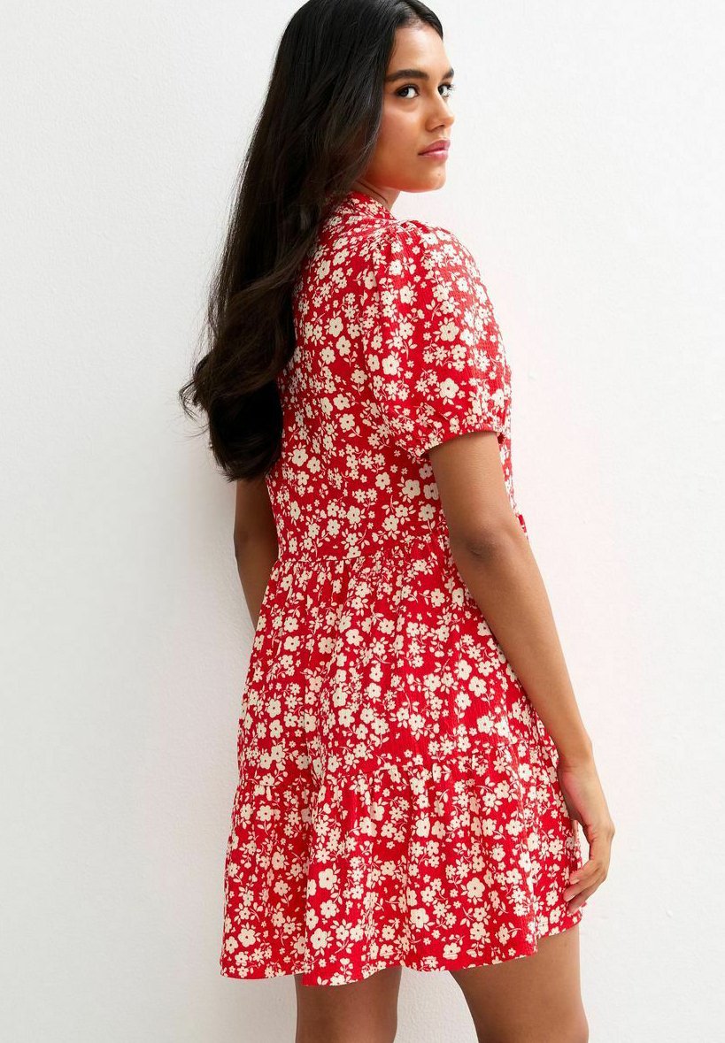 New Look FLORAL PRINT CRINKLED TIERED MINI