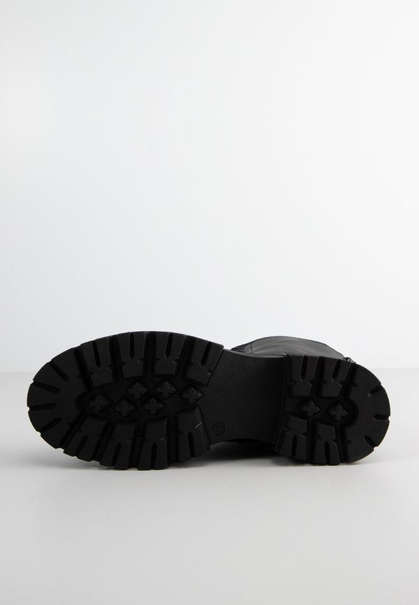 Steve Madden RADAR