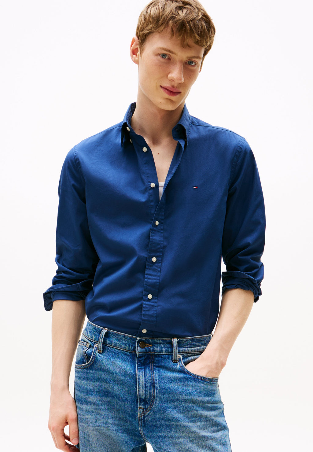 FLEX POPLIN SOLID CORE ESSENTIALS Media 3