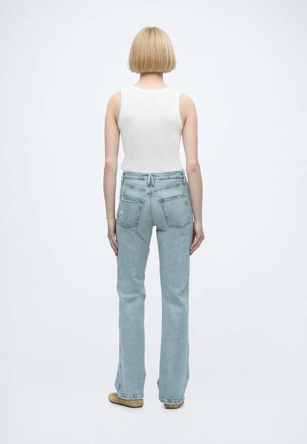 Good American GOOD STANDARD BOOTCUT JEANS
