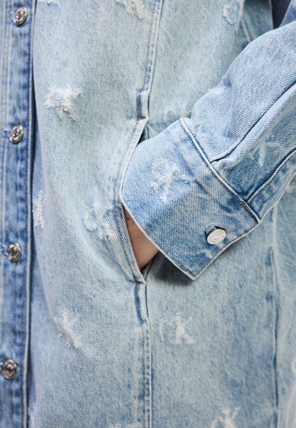 Calvin Klein Jeans