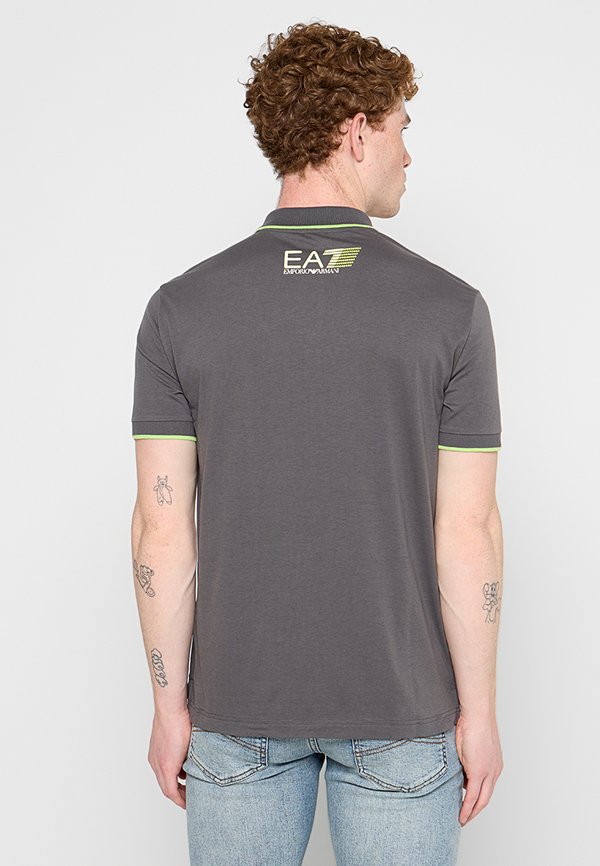 EA7 Emporio Armani