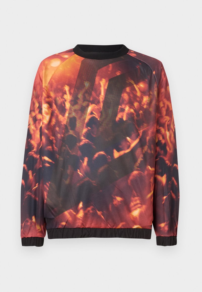 REVERSIBLE CREW TOP Media 1