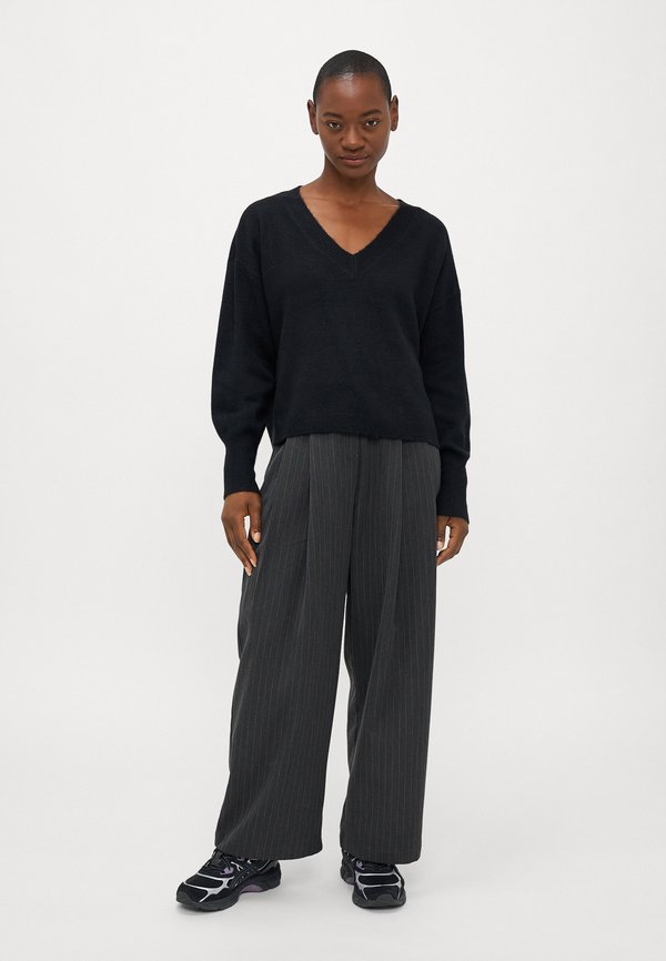 Vero Moda Petite VMJUPITER V NECK