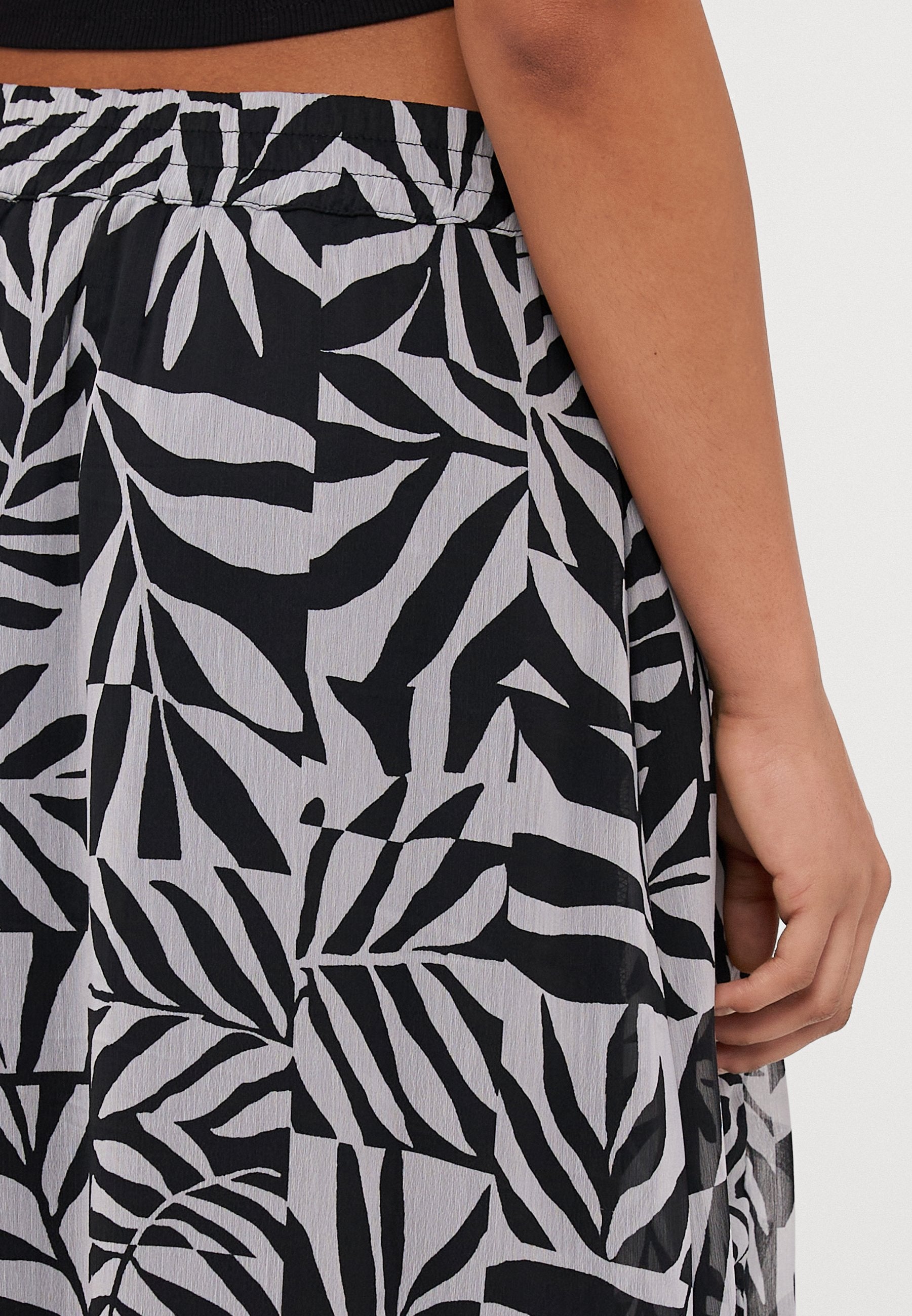 ONLASTA LIFE SLIT SKIRT Media 6
