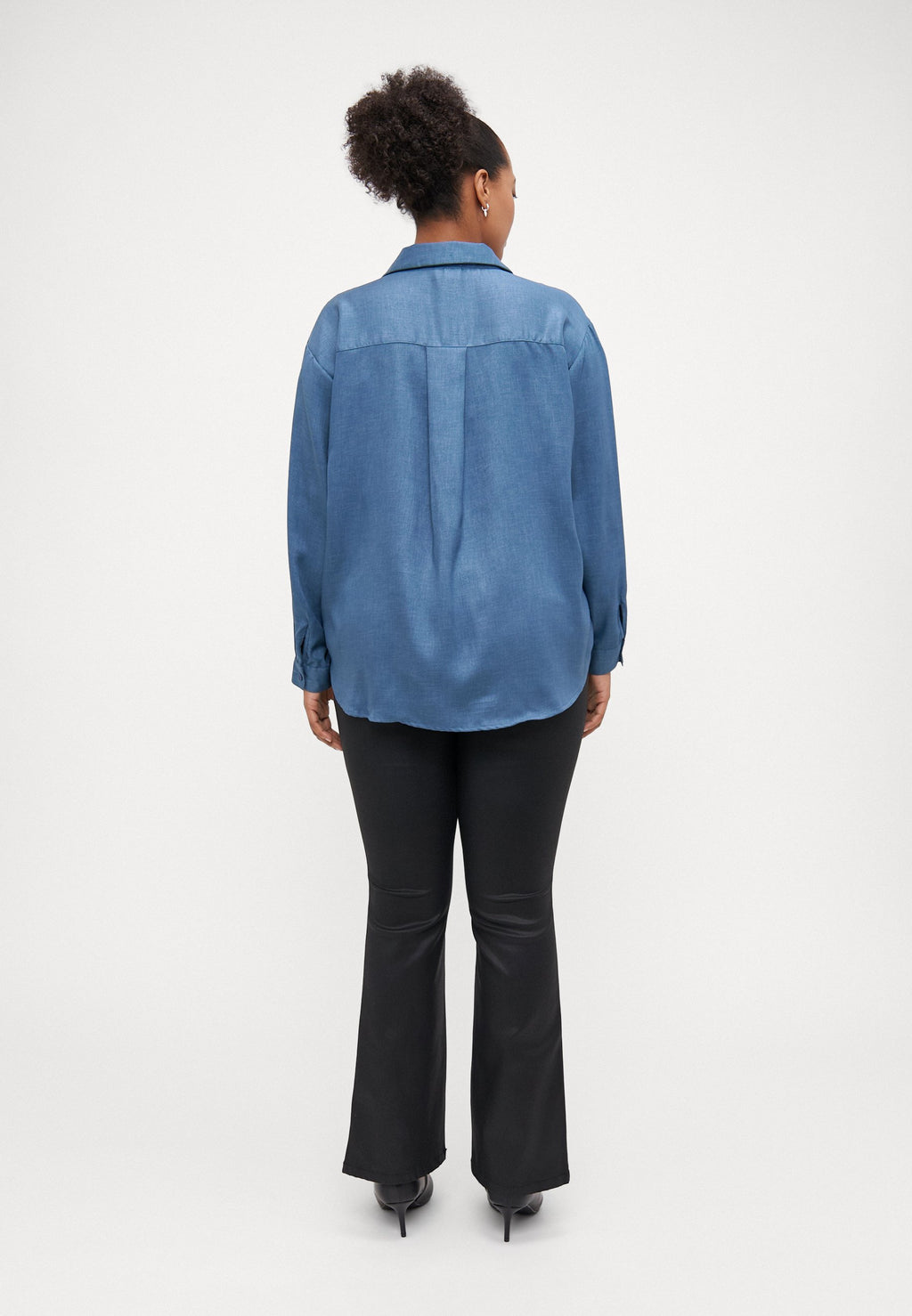 CARHASSY SHIRT Media 4