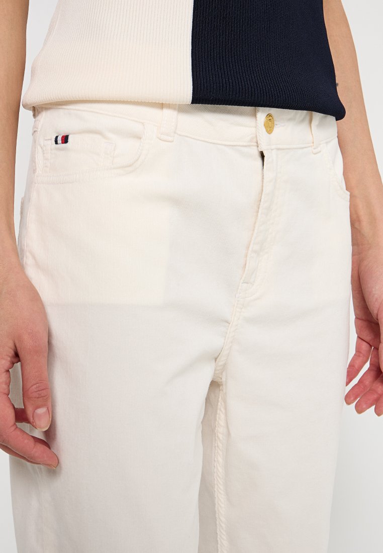 SLIM FIT Media 5