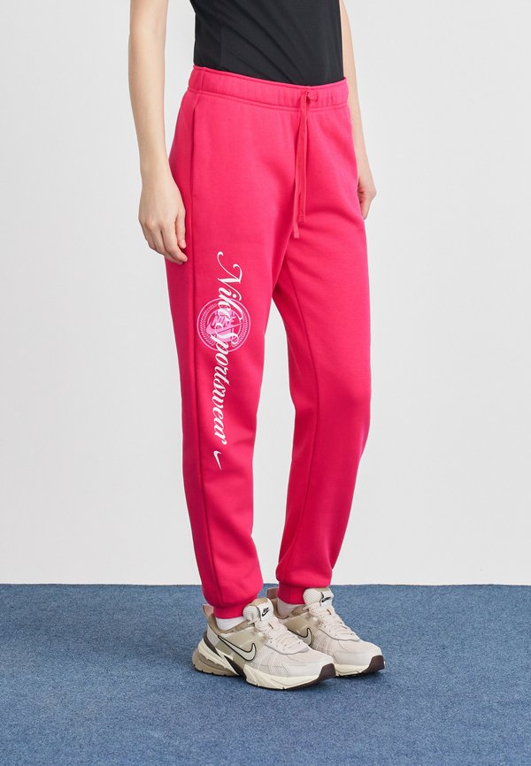 Nike Sportswear CLUB PANT - Tracksuit bottoms - rush pink/white